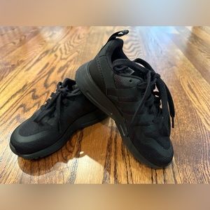 Like new girls black Adidas sneakers